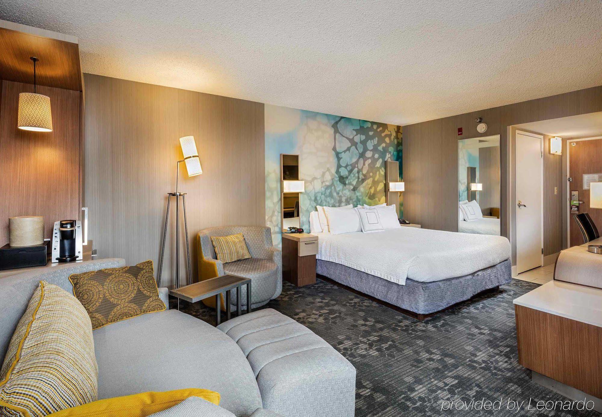 Courtyard By Marriott Riverside Ucr/Moreno Valley Area Room photo
